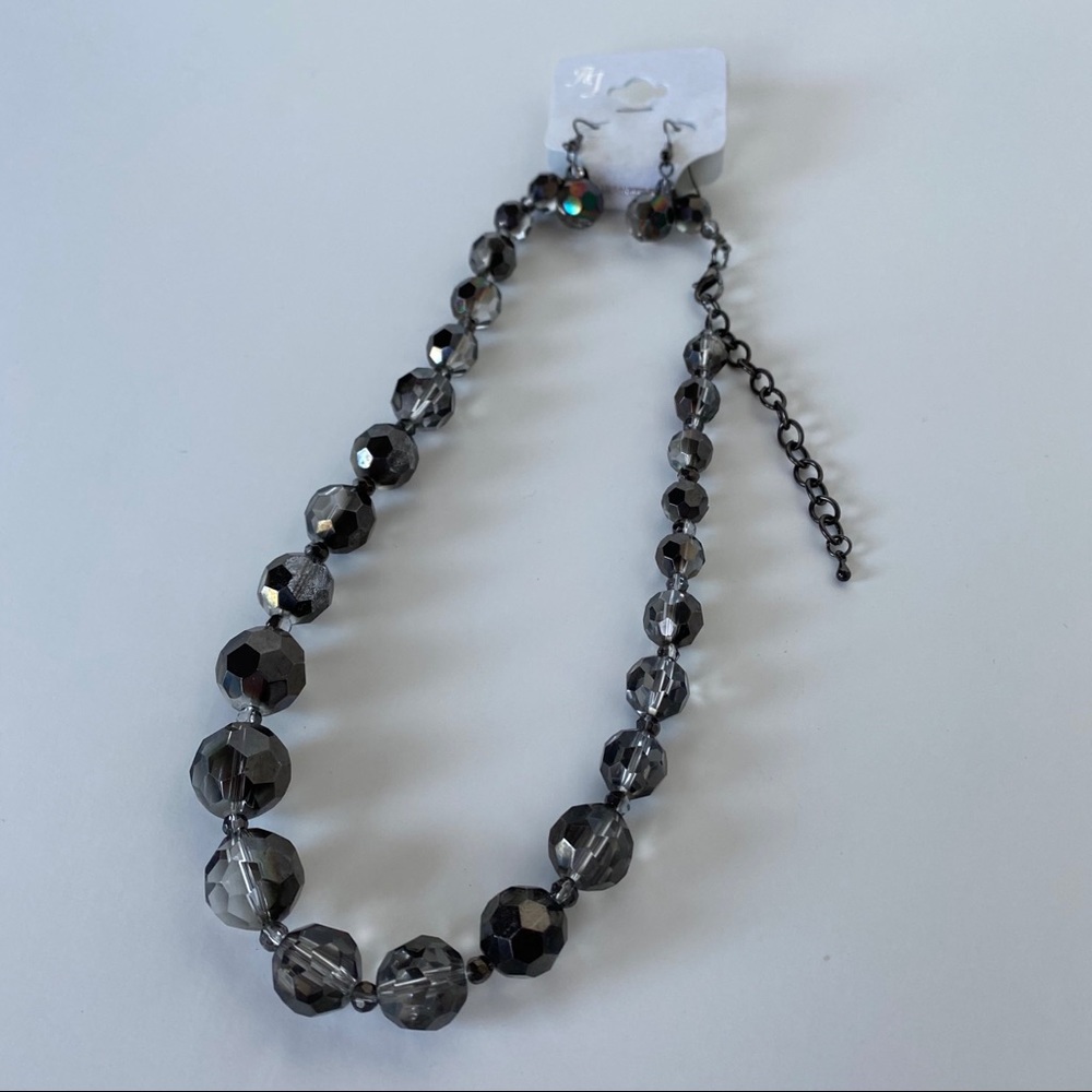 🌻 NWT AJ Lead & Nickel Free Gray Beaded Necklace Ear